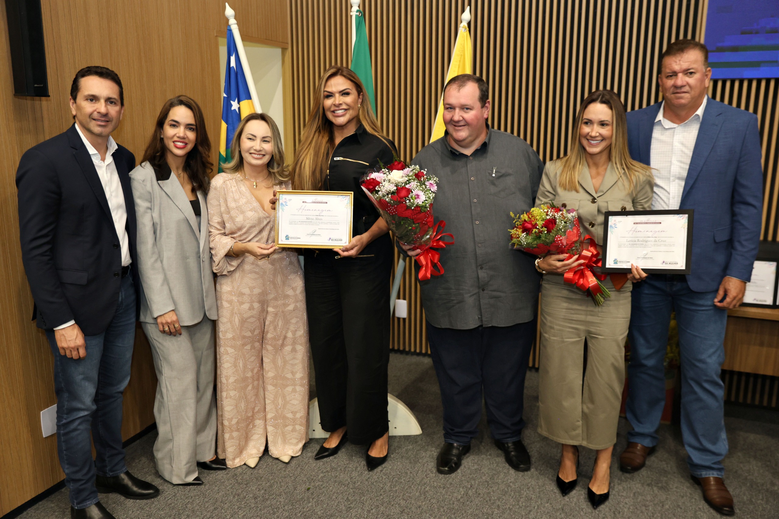 Câmara de Aparecida homenageia mulheres que transformaram a cidade em Sessão Solene