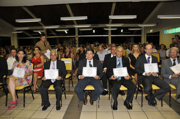 Câmara entrega títulos a novos cidadãos aparecidenses