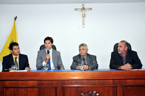 Câmara de Aparecida recebe visita do deputado Daniel Vilela