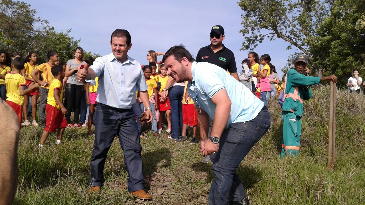 Vereador Gleison Flávio participa de reflorestamento do Jardim dos Ipês