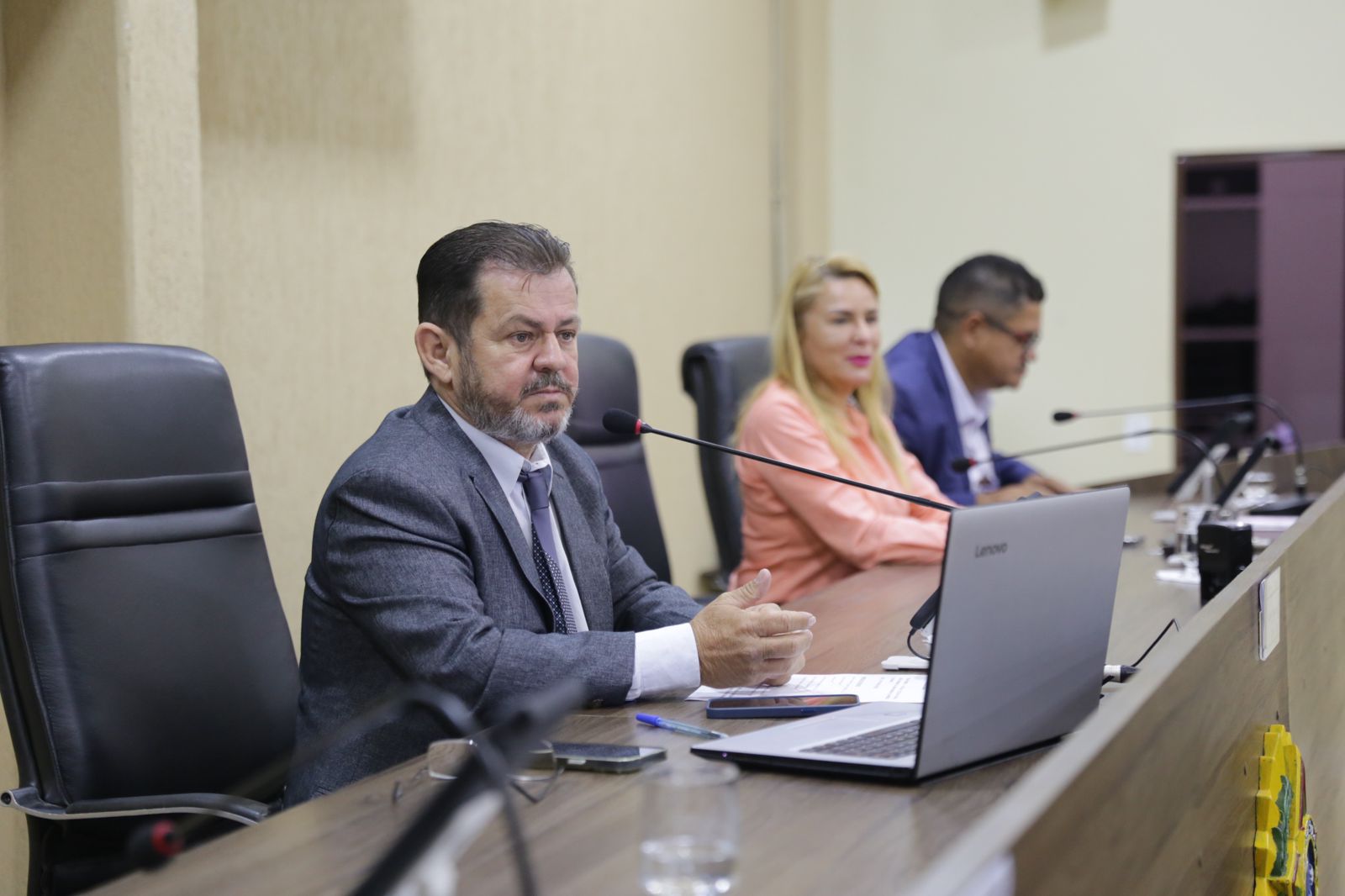 Vereador Gleison Flávio constata problemas no Bairro Ilda