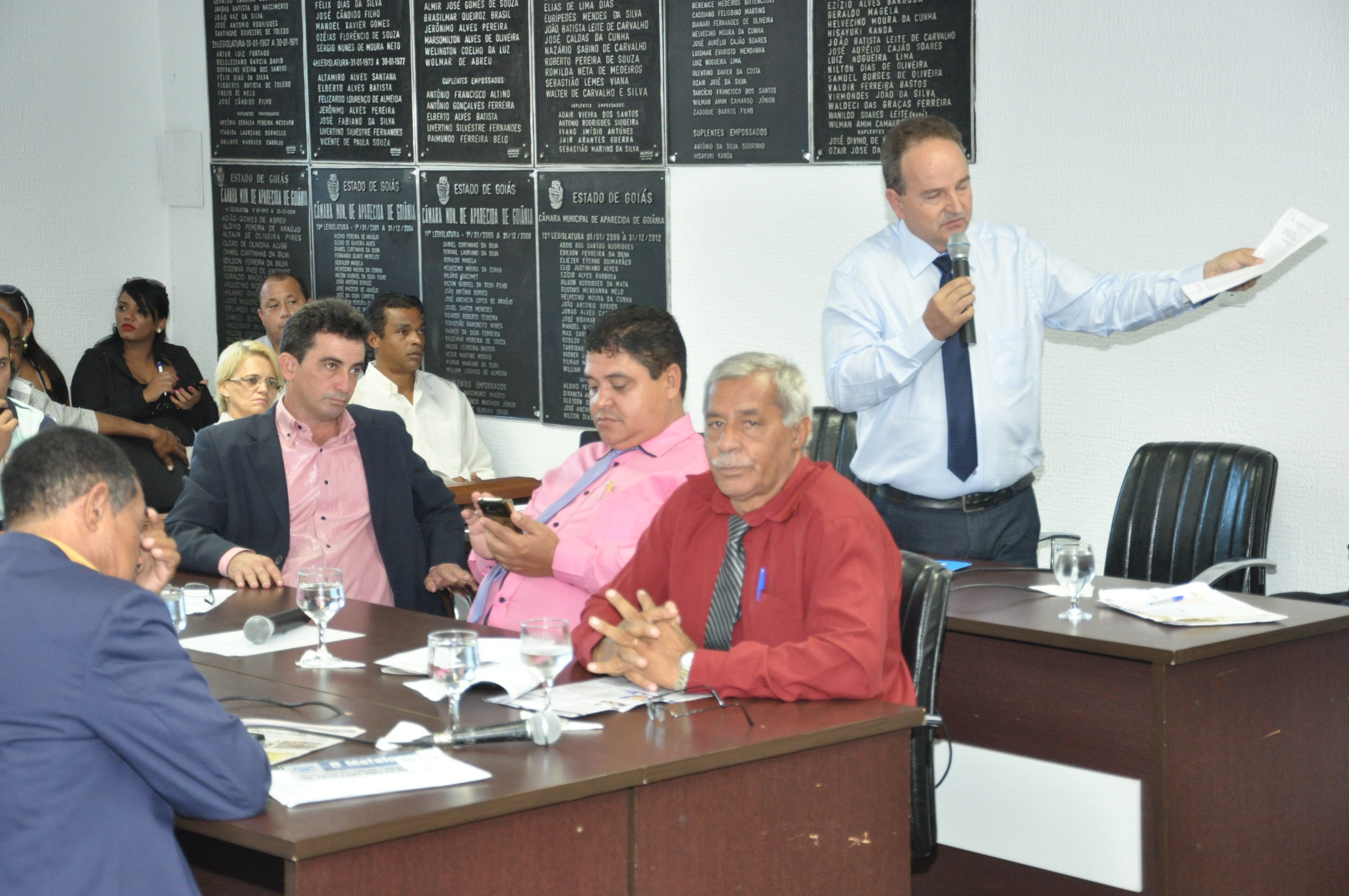 Vereadores cobram maior debate sobre projetos do executivo