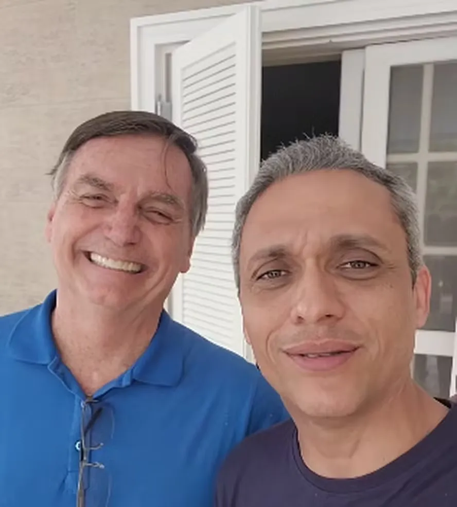 Câmara concede títulos de Cidadão Aparecidense para Jair Bolsonaro e Gustavo Gayer