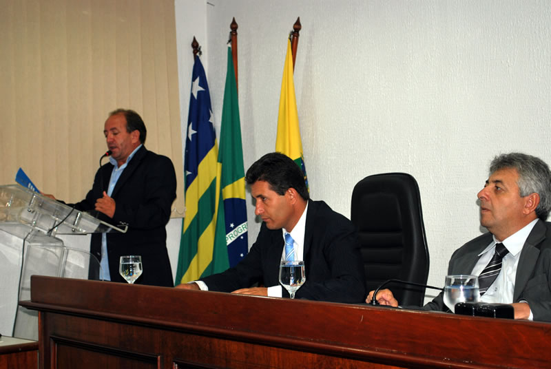 Câmara regulamenta piso salarial dos professores de Aparecida