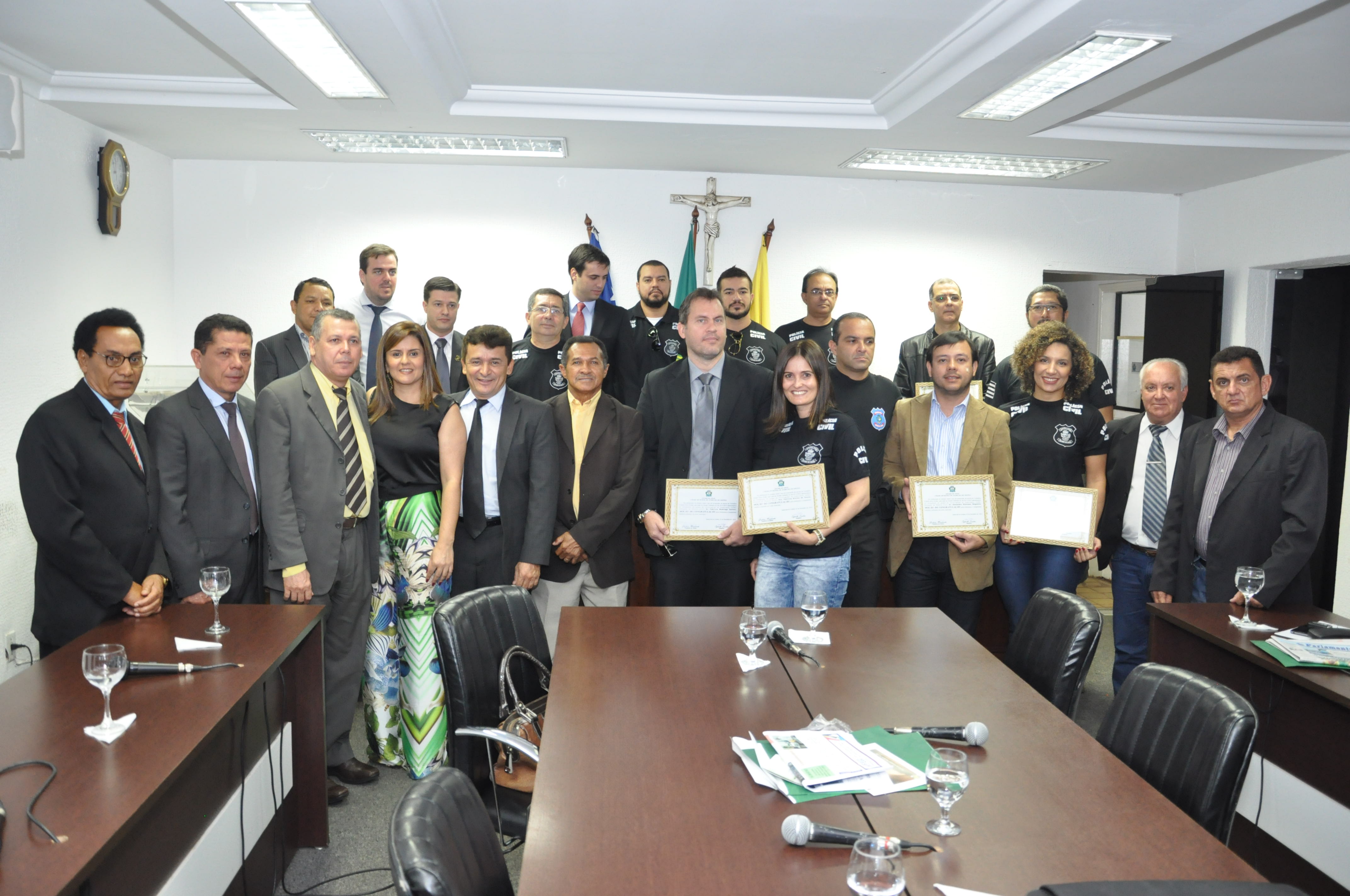 Câmara homenageia Grupo de Investigações de Homicídios de Aparecida