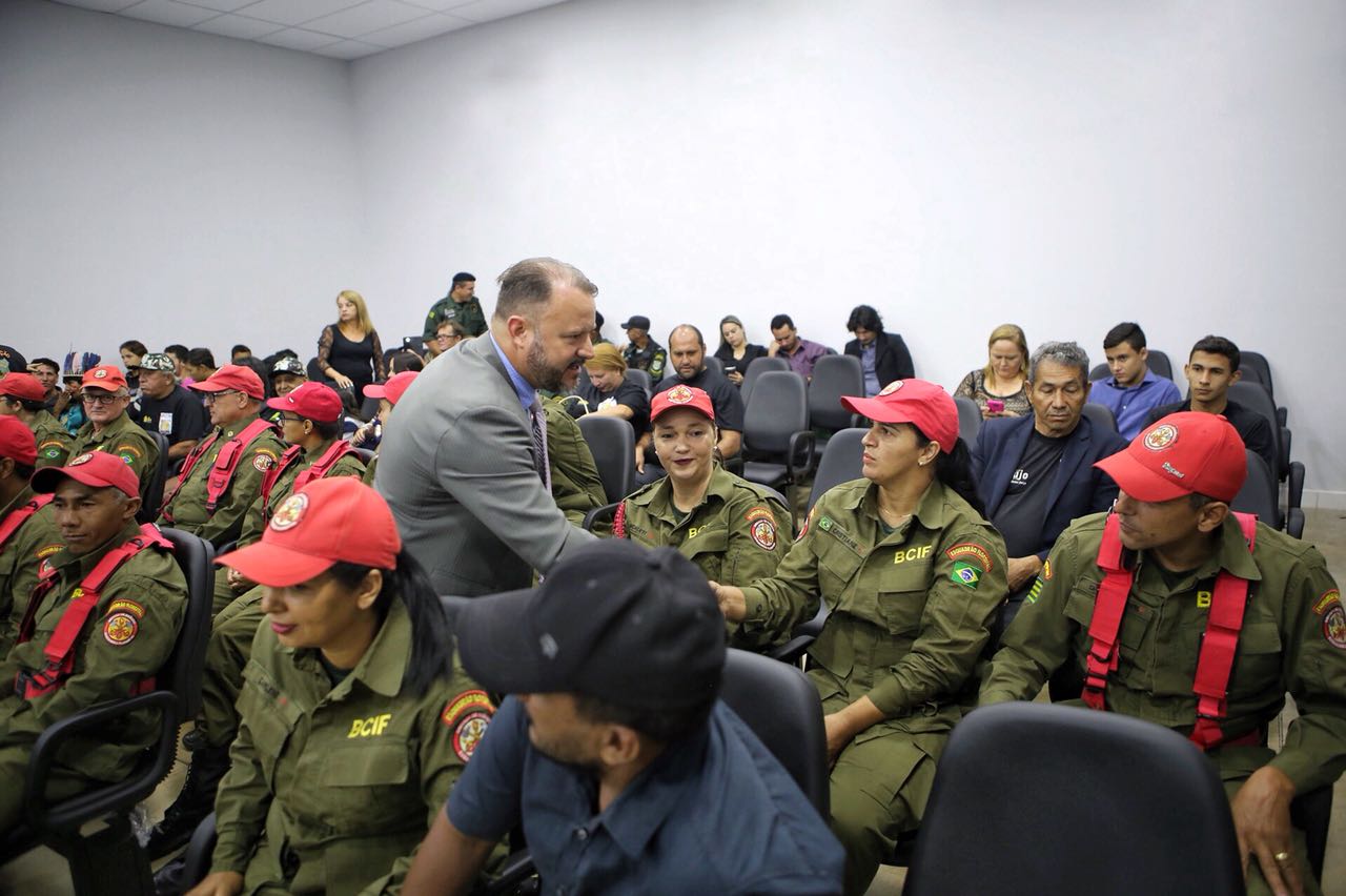 Vereador Fábio Ideal homenageia ONGs de proteção ao meio ambiente