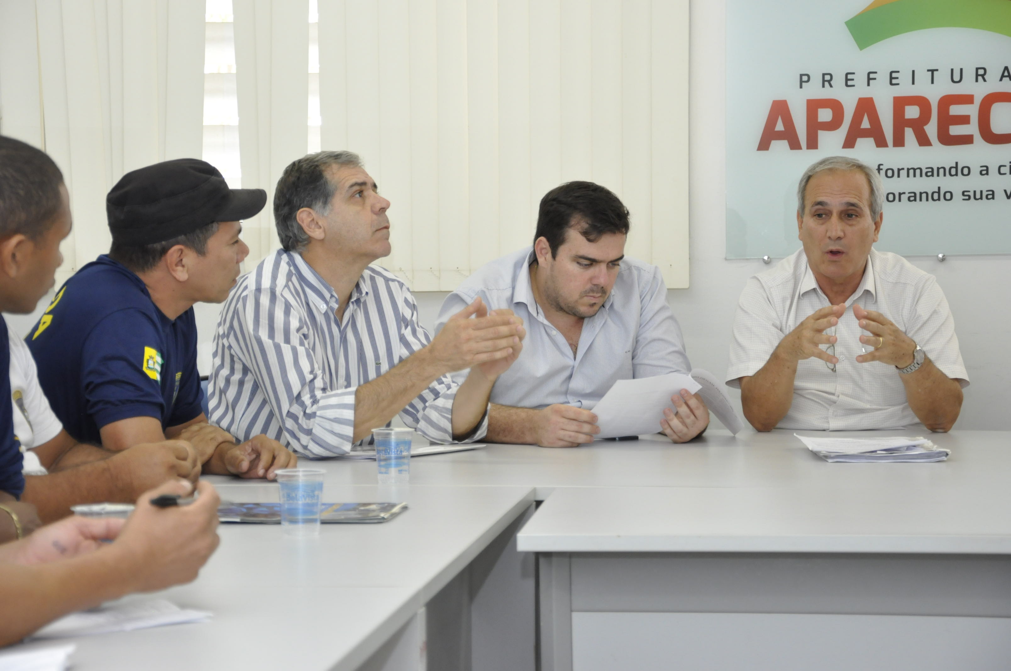 Presidente da Câmara de Aparecida consegue acordo e plenário é desocupado